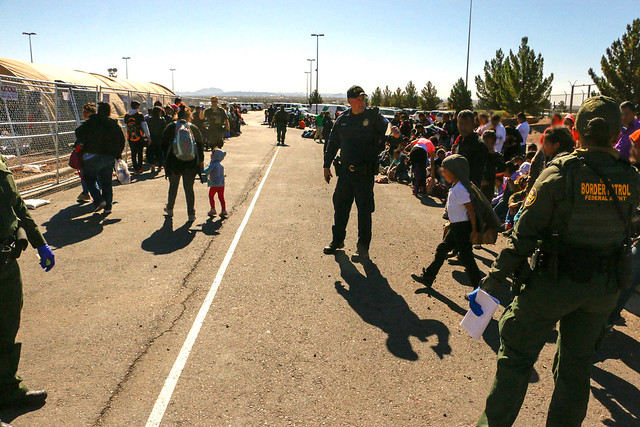 Border Patrol agents and child migrants