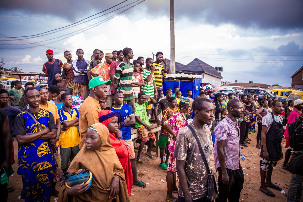 A crowd in Benin City, Nigeria. (Photo: IOM/Agara Barinedum)